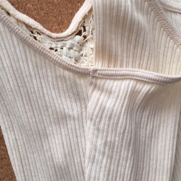 Aritzia Wilfred Cream Lace Wifebeater Camisole - Picture 8 of 8